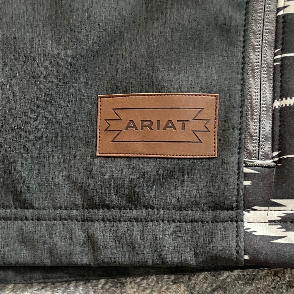Ariat Vernon 2.0 chimayo softshell vest. XXL charcoal - Picture 4 of 9